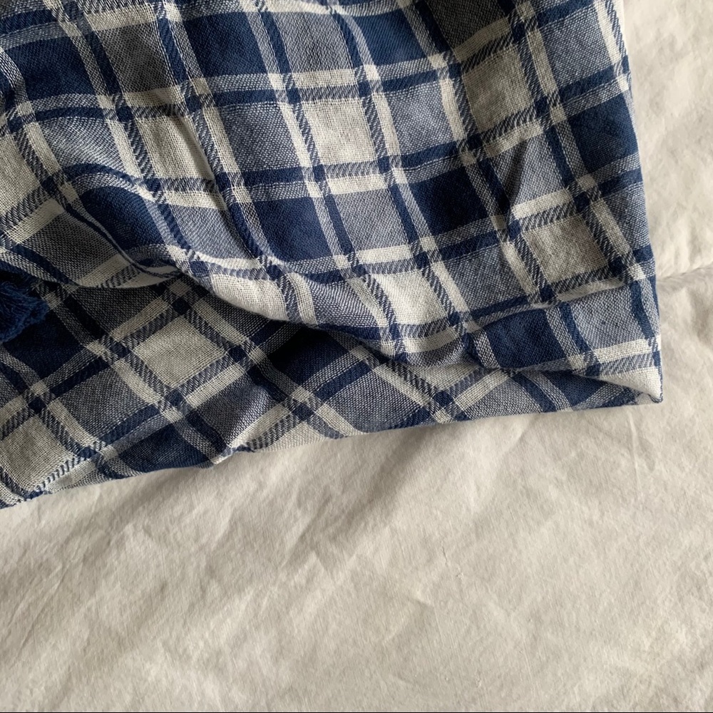 🛍2/$10: Blue Plaid Scarf with Tassles - Picture 4 of 5